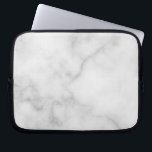 Elegantes, weißes Marmormuster Laptopschutzhülle<br><div class="desc">Fügen Sie eine Touch von einzigartigem Stil mit diesem eleganten,  weißen Marmormuster Laptop-Sieb hinzu.</div>