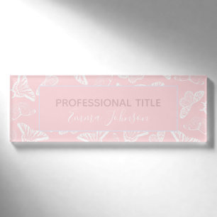 Elegantes weißes Schmetterlingsmuster Rosa Design Namenschild