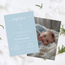 Elegantes Whimsy Script Dusty Blue Baptism Foto Einladung