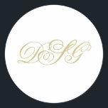 Elegantes White and Gold Monogram Runder Aufkleber<br><div class="desc">Personalisieren Sie diesen goldenen monogramm Aufkleber, um Ihre Hochzeit zu betonen lädt und danke Ihnen Notizen. Koordiniert mit unserer eleganten White & Gold Monogram Hochzeitssuite, entworfen von der Künstlerin Susan Coffey.</div>