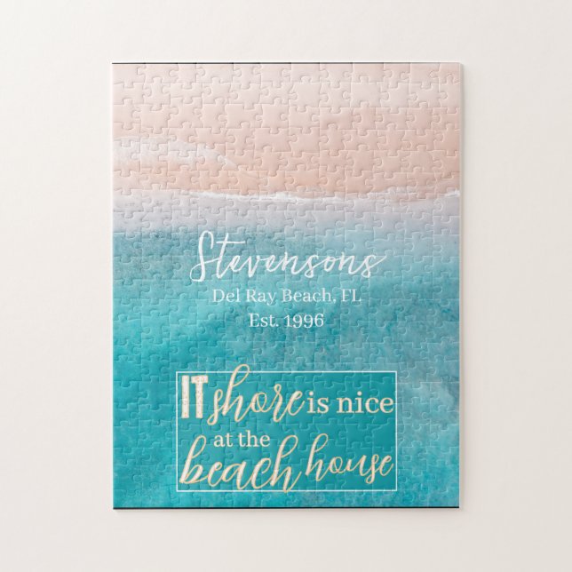 Elegantes White Calligraphy Family Name Beach Hous (Vertikal)