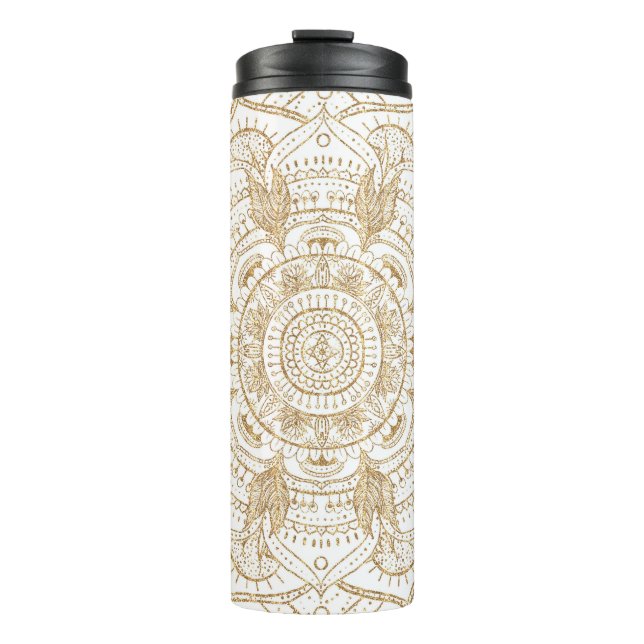 Elegantes White & Gold Mandala Handgezeichnetes De Thermosbecher (Vorderseite)