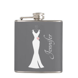 Elegantes White Gown on Gray - Stilvolles, einfach Flachmann