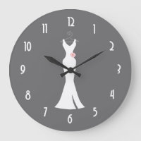 Elegantes White Gown on Gray - Stilvolles, einfach