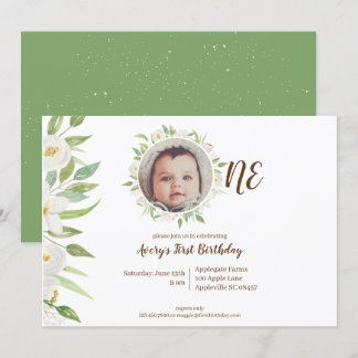 Elegantes White & Green Floral Baby zum 1. Geburts Einladung