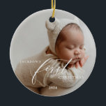 Elegantes White Script Baby's First Christmas Foto Keramik Ornament<br><div class="desc">Feiern Sie die ersten Weihnachten Ihres Babys mit diesem eleganten und zeitlosen Foto-Ornament mit dem Text "Baby's First Christmas", wo Sie einen individuelle Name hinzufügen können. Mit seinem klassischen Design wird dieser Sake in den kommenden Jahren wertvolle Erinnerungen halten. Dieses Ornament eignet sich perfekt als Geschenk für neue Eltern oder...</div>