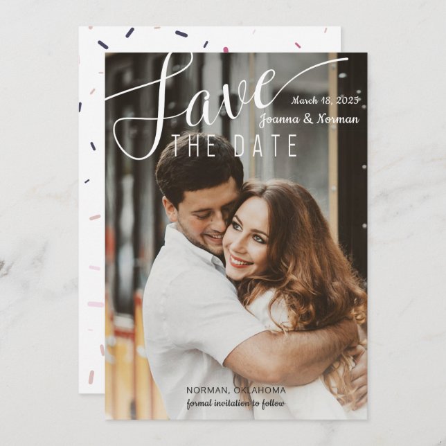 Elegantes White Script Confetti Save the Date Foto (Vorne/Hinten)