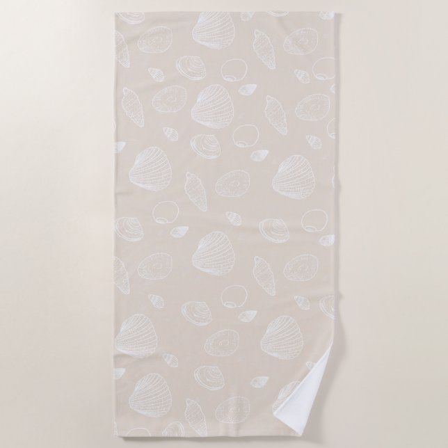 Elegantes White Seashells Beige Muster Strandtuch (Vorderseite)