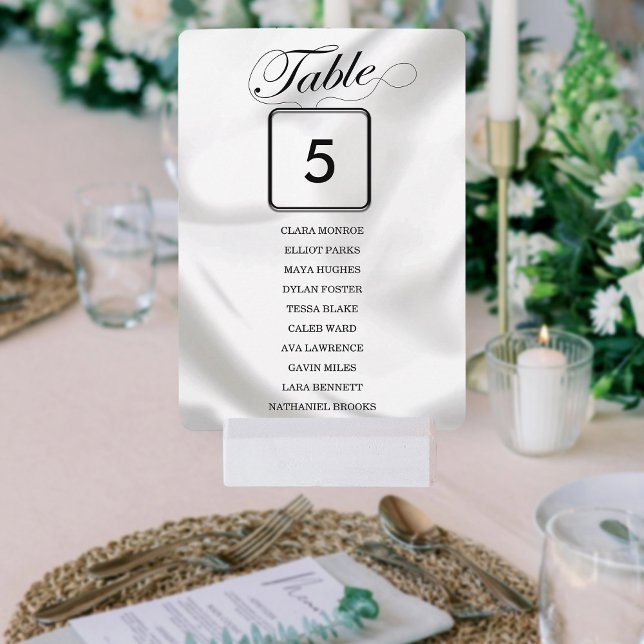 Elegantes White Wedding Tischnummer Seating Chart (Von Creator hochgeladen)