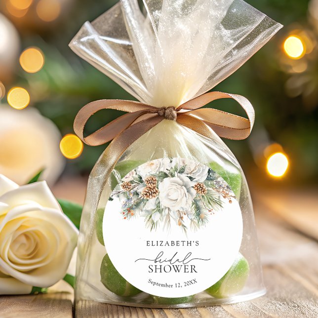 Elegantes Winter White Floral Brautparty Runder Aufkleber (Von Creator hochgeladen)