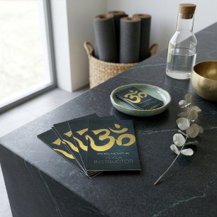 Elegantes Yogalehrer-Studio Goldfolie Om-Symbol Visitenkarte