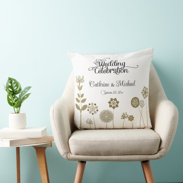 Elegantes Zeitloses Soft Gold Blumenpapier Kissen (Stuhl )