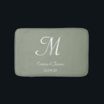 Elegantsage Green Monogram Name Newlyweds Badematte<br><div class="desc">Elegantsage Green und White Monogram Name Newlyweds Bath mat</div>
