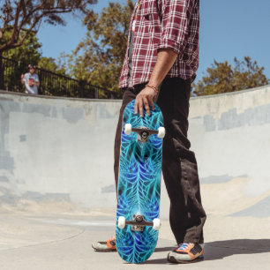 Elektrisch blaues Neon-Fraktal Wiederholungsmuster Skateboard