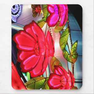 Elektrische Eleganz in Rosa  Mousepad