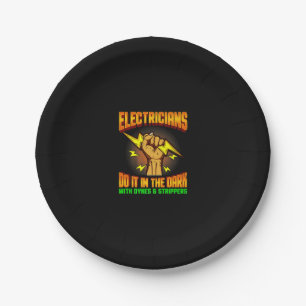 Elektro macht es in dunklem elektrischen Witz Pappteller