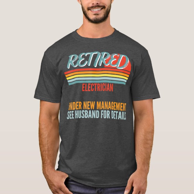 Elektromüde unter einem neuen Managementgeschenk T-Shirt (Vorderseite)