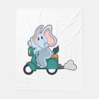 Elephant als Biker mit Scooter