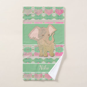 Eléphant bébé avec Coeurs rose et vert