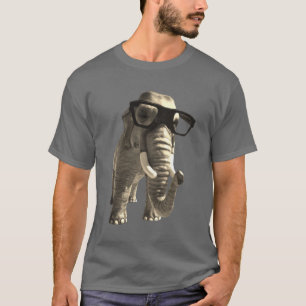Éléphant de T-shirt avec des verres
