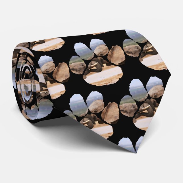 Elephant Tug vom Footprint Neck Tie Krawatte (Gerollt)