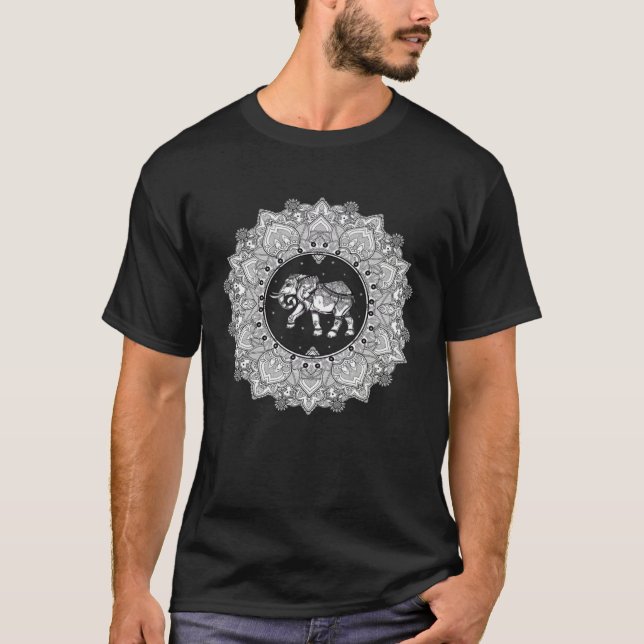Elephant Yoga Elephant Mandala Ganesha Chakra Trib T-Shirt (Vorderseite)