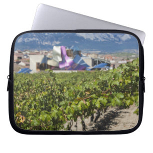 Elevated town view and Hotel Marques de Riscal Laptopschutzhülle