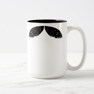 Élevez un visage de moustache de tasse de café de