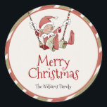 Elf Christmas-Geschenk-Tag-Sticker Runder Aufkleber<br><div class="desc">Elf Weihnachtsgeschenk Tag Sticker - Dieser kleine Elf ist für den großen Weihnachtsspass gewartet. Whimsikale Wasserfarben und saisonale Typografie ergänzen das Design. Personalisieren Sie dieses niedliche elf Design mit Ihren Details einfach und schnell. Drücken Sie die Schaltfläche Anpassen, um den Stil und die Position des Textes weiter zu verändern und...</div>