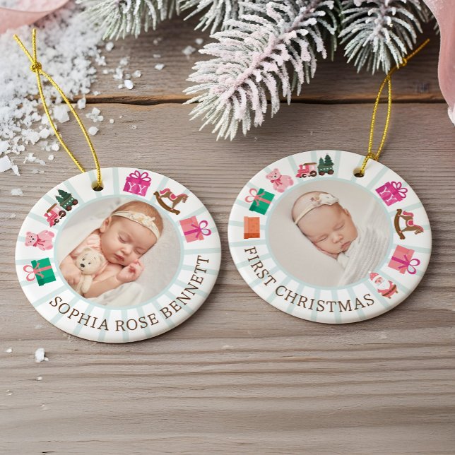 Elf Toy Factory Baby's First Pink Christmas Photo Keramik Ornament (Elf Toy Factory Baby's First Pink Christmas Photo Ceramic Ornament)