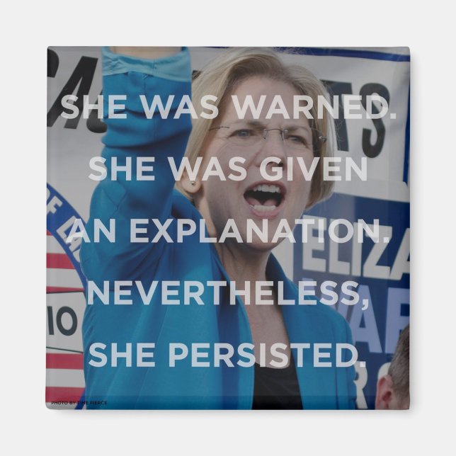 Elizabeth Warren hält dennoch ihren Magneten an Magnet (Vorne)