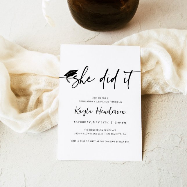 Elle L'A Fait Graduation Invitation (Créateur téléchargé)