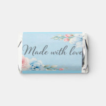 Emballage de chocolat bleu floral fait avec amour