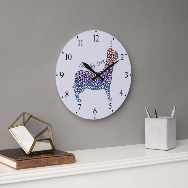 Embossed Indigo Gradient Paw Print Dog Outline Große Wanduhr (Büro)