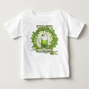 Embrassez-moi Im un petit T-shirt drôle irlandais