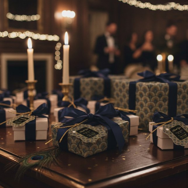 Embroidered Art Deco Pattern Wrapping Paper Geschenkpapier (Von Creator hochgeladen)