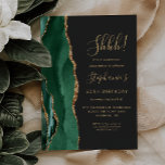 Emerald Agate Gold Überraschung 50. Geburtstagspar Einladung<br><div class="desc">Diese elegante Überraschung 50. Geburtstagsfeier lädt mit einem smaragdgrünen Aquarellrahmen in Aquarellfarbe bestickt mit Imitaten goldenen Glitzer. Der anpassbare Text kombiniert goldfarbene Handschrift,  Copperplate und kursiv Schriftart auf schwarzem Schieferboden. Ändern Sie den Namen,  das Alter und andere Details. Die Rückseite ist mit einem smaragdgrünen und goldgelben Dekor ausgestattet.</div>