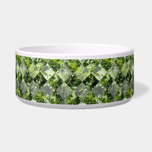 Emerald Elegance: Grüne Blätter in Diamantschnitt, Napf