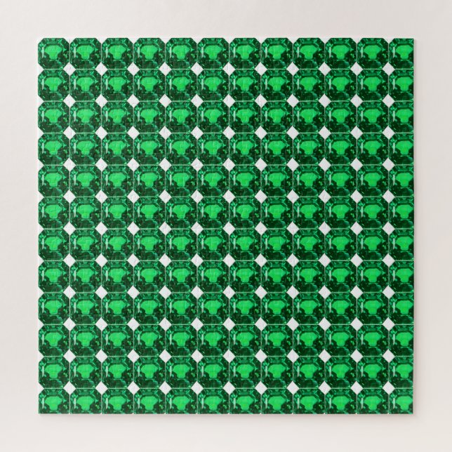 Emerald Gemstone, Birthstone Mai, Light Green (Vertikal)