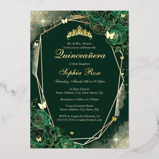 Emerald Gold Butterfly Floral Quinceanera Folieneinladung (Vorderseite)