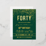 Emerald | Gold Confetti 40. Geburtstag Party Folie Einladungspostkarte<br><div class="desc">Emerald | Gold Confetti 40. Geburtstag Party Foil Postcard Einladungen. Diese formelle,  elegante,  trendige,  moderne 40. Geburtstagsfeier eignet sich für Damen und Herren. Es besteht aus goldfarbenen,  sauberen Linien,  stilvollem,  gotischem Großbuchstaben und edlem Goldfolientext auf smaragdgrünem Hintergrund mit Duschen von glitzernden,  glänzenden Goldkonfetti und Party-Raster.</div>