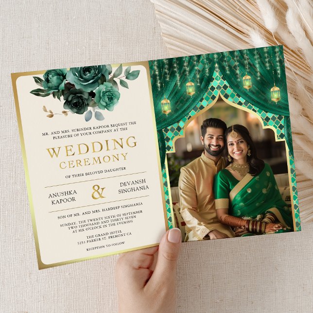 Emerald Gold Floral Vorhang Indische Hinduhochzeit Einladung (Von Creator hochgeladen)