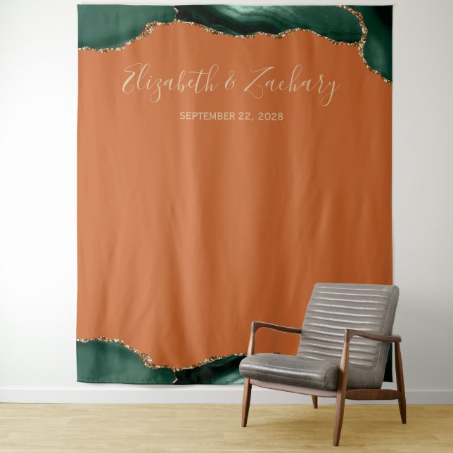 Emerald Green Agate Rust Wedding Foto Booth Wandteppich (Beispiel)