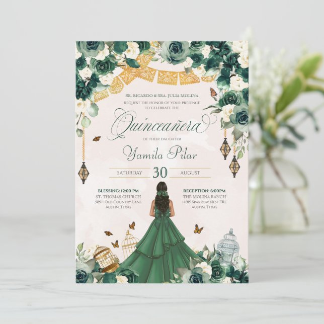 Emerald Green Floral Butterfly Elegantes Quinceane Einladung (Stehend Vorderseite)