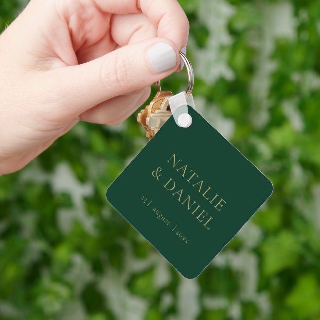 Emerald Green & Gold Typografy Glamour Wedding Schlüsselanhänger (Hand)