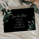 Emerald Greenery | Horizontal schwarz Save The Date<br><div class="desc">Diese smaragdgrüne,  schwarze,  waagerechte Save the Date Karte ist perfekt für eine Hochzeit. Das elegante und dennoch rustikale Design besticht durch stimmungsvolle,  dunkelgrüne Blätter und Eukalyptus mit einem modernen böhmischen Waldgefühl.</div>