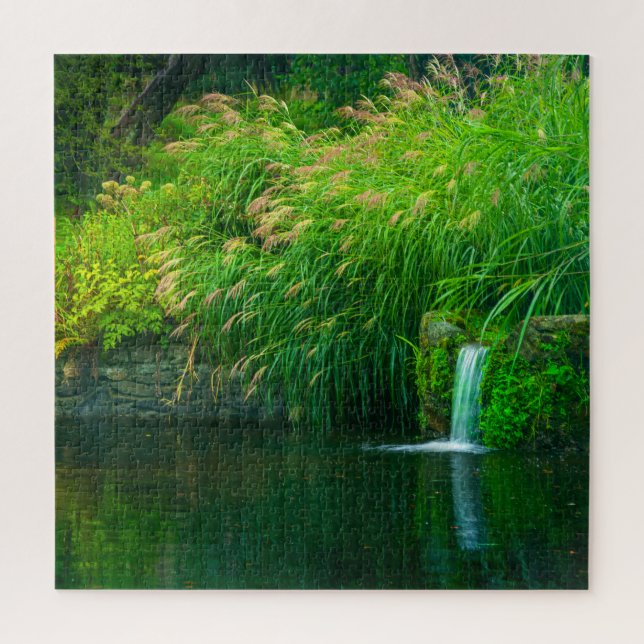 Emerald Stillness by the Garden Falls (Vertikal)