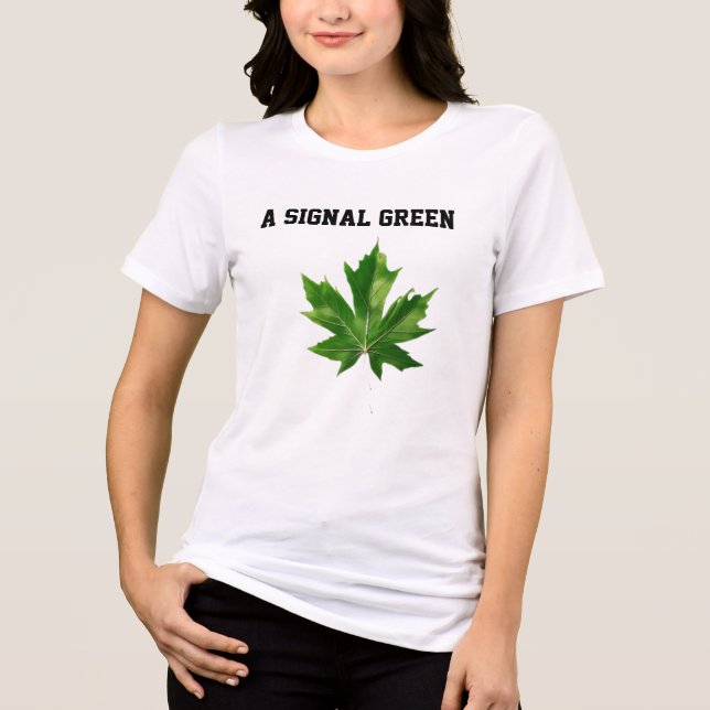 Emerald Stillness green leaf, maple leaf, Tri-Blend Shirt (Vorderseite)