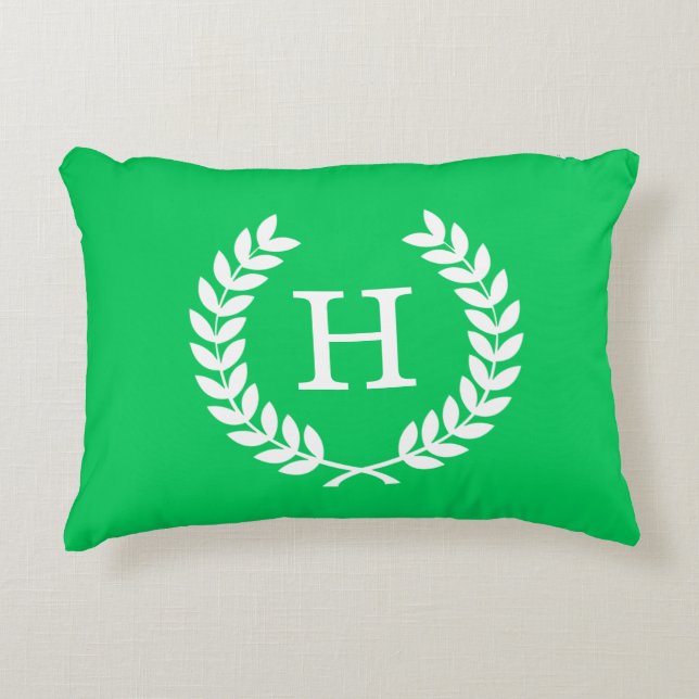 Emerald White Wheat Laurel Wreath Initial Monogram Dekokissen (Vorderseite)