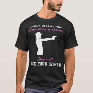 Empowerment-Reloaded: Mädchen mit dem T-Shirt "Gun